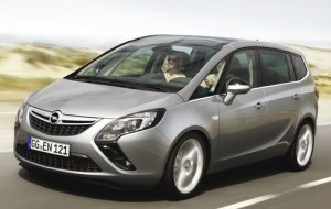 2011 Opel Zafira.jpg