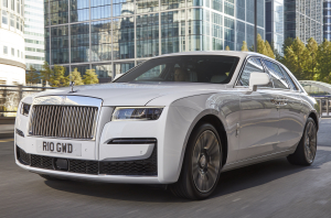 2020 Rolls-Royce Ghost.jpg