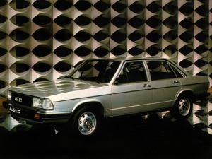 Audi 100 1981.jpg